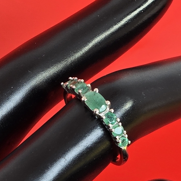 Natural Emerald 925 Sterling Silver Band Sz 7.75 - Picture 4 of 11
